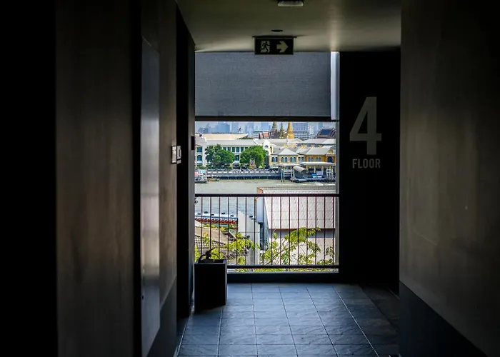 Theatre 4*