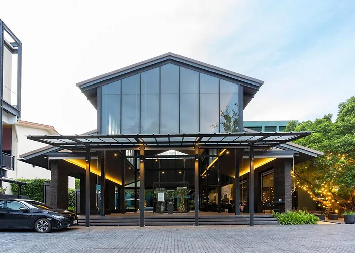 Hotel Theatre 4*